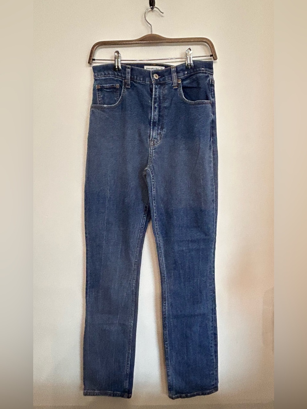 ABERCROMBIE & FITCH “THE SLIM STRAIGHT ULTRA HIGH RISE” DENIM